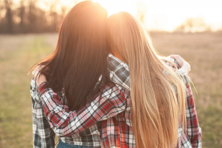 What to Look Out for When Buying Jewelry Gifts for Your Best Friend