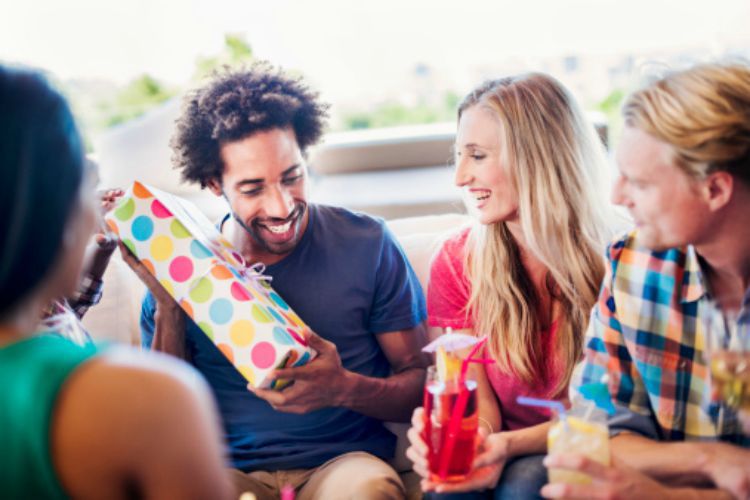 Gift Guide- Perfect and Amazing Gift Ideas for College Students