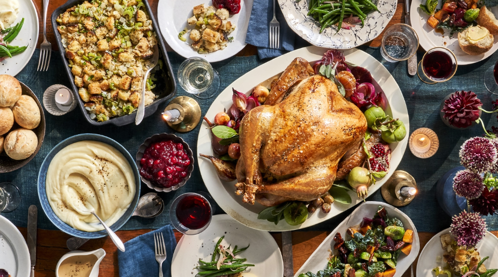 100+ Catchy Thanksgiving Phrases to Share On Your Social Media