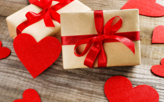 15 Non-Cheesy and Impactful Valentine's Day Gifts For Her