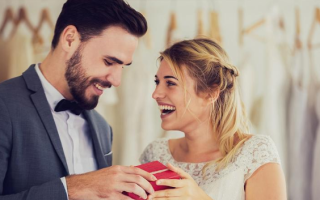 20 Special Wedding Gift Ideas For Bride From Groom That Will Make Your Bride-To-Be Adore You