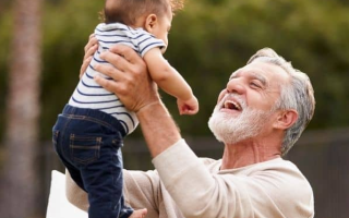 15+ Best Father’s Day Gifts To Buy For Grandpa