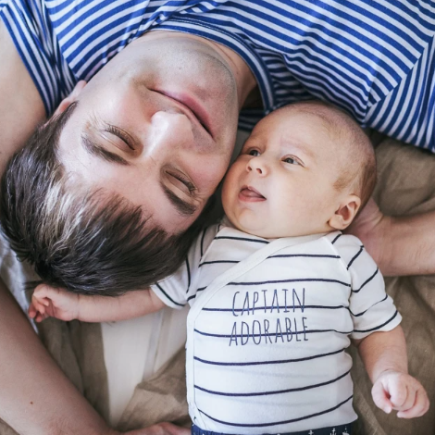 19 Unique First Father’s Day Gift To Make Him Glow With Joy