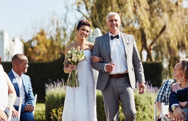 Father Speech at Daughter's Wedding: 10 Heartfelt Examples 