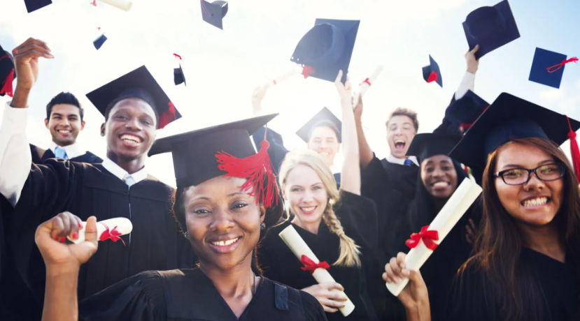 21+ Unique High School Graduation Wishes, Quotes, and Messages To Give The Young Graduate