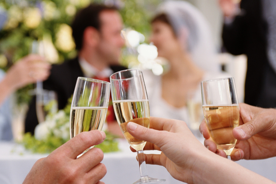 30 Impressive Wedding Anniversary Toast Examples To Use At The Upcoming Wedding