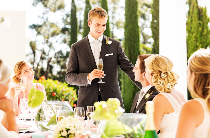 How To Prepare A Memorable Short Best Man Speech For The Upcoming Wedding (+4 Sample Speeches To Steal)