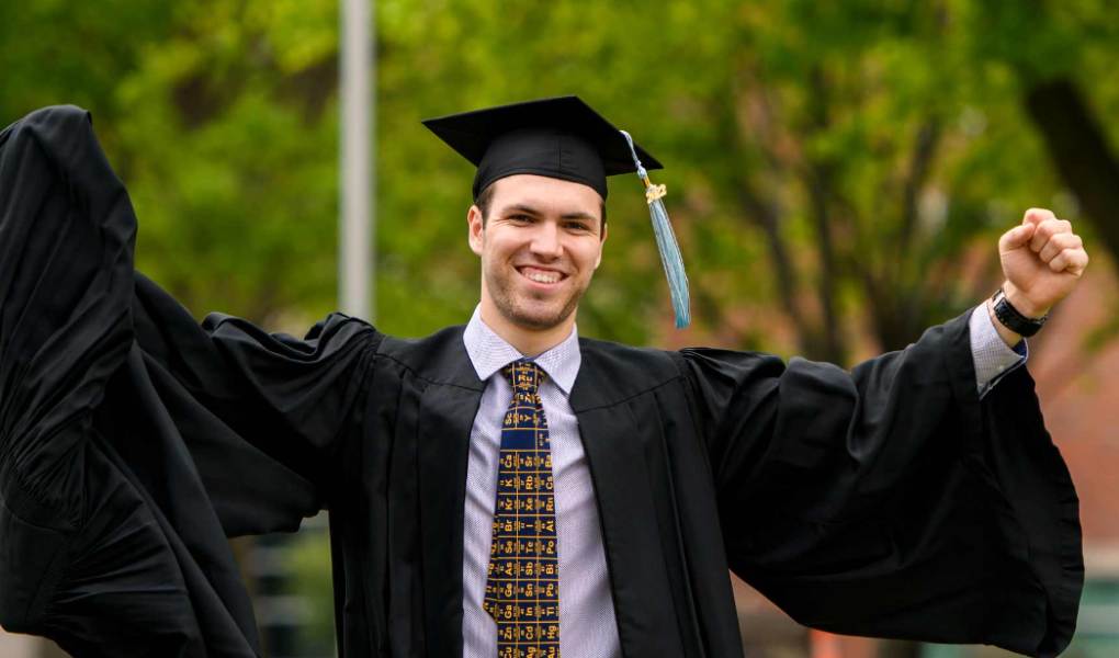 50 Empowering Graduation Messages For Self To Praise Yourself For Finishing School