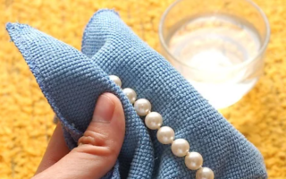 How To Clean Pearl Jewelry: Expert Tips for Keeping Your Gems Sparkling