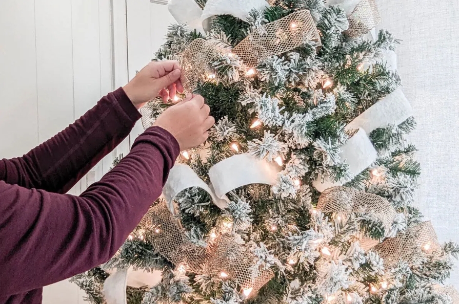 How To Decorate A Christmas Tree Professionally With Ribbon