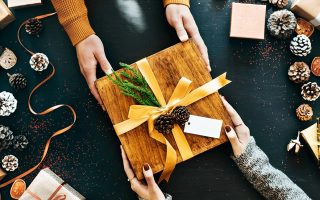 15 Thanksgiving Gifts For Employees To Make Them Feel Appreciated 