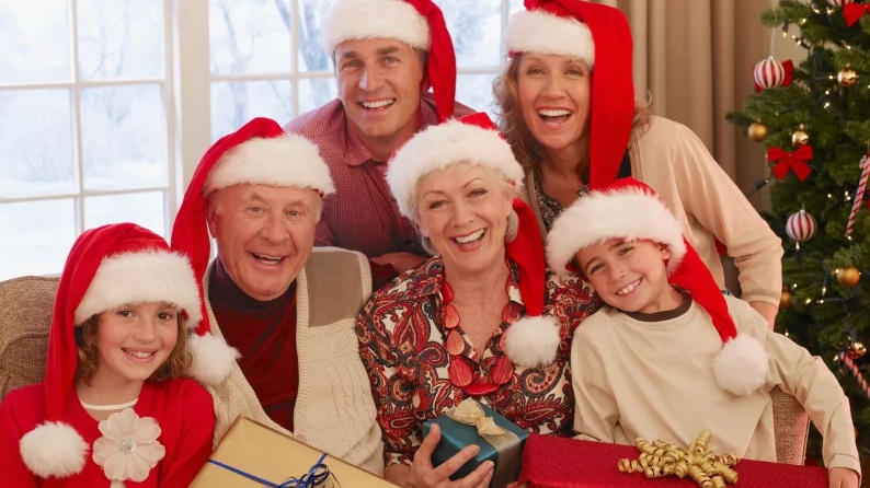 15 Thoughtful Gifts To Get Your Grandparents This Christmas Season So They Feel Special