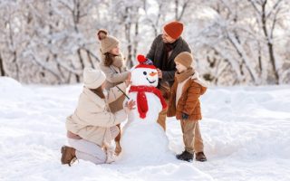 Winter Wonderland Fun: A Step-by-Step Guide to Crafting Snowmen with Kids