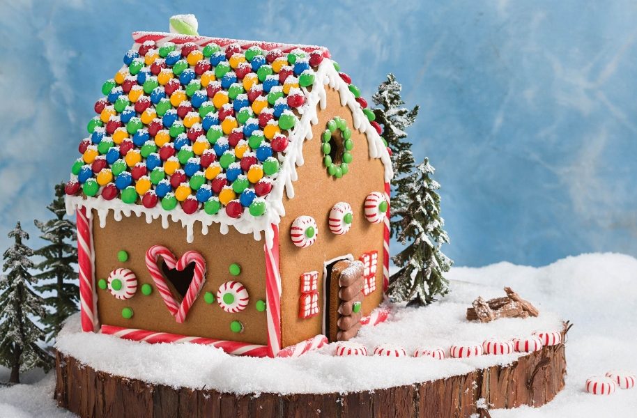 How to Make a Gingerbread House Step by Step: A Festive Guide