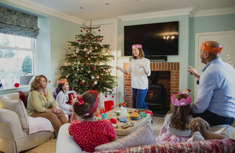 20 Christmas Games For Families To Keep The Fun Going