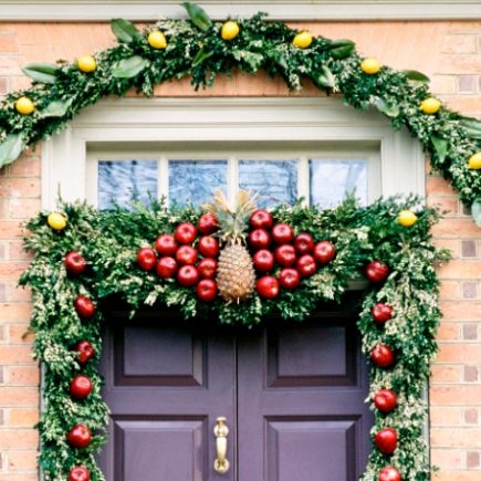 How To Decorate A Door For Christmas (+15 DIY Christmas Door Decoration Ideas)