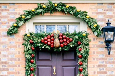 How To Decorate A Door For Christmas (+15 DIY Christmas Door Decoration Ideas)