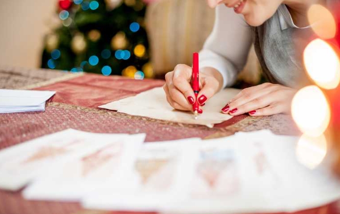 31 Sweet Messages To Write On My Boyfriend's Christmas Card