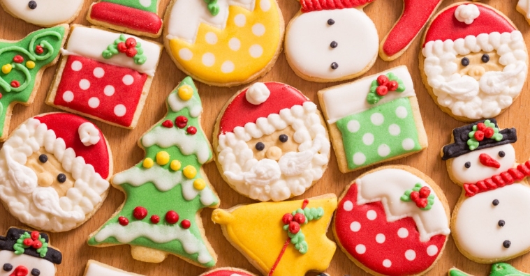 How To Decorate Christmas Cookies Step By Step (+ 10 Cookie Decorating Ideas)