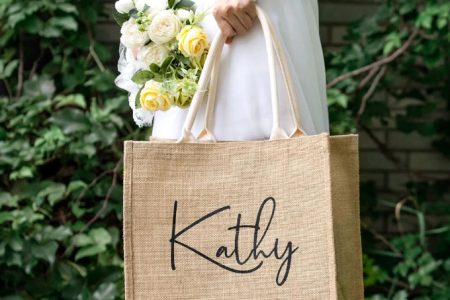 15 Sweet Things To Add To Your Bridesmaid Gift Bags 